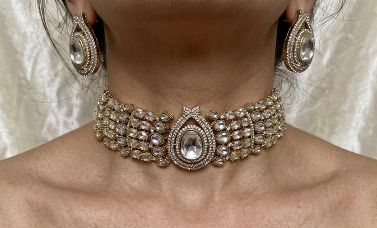 Kanthi White necklace set